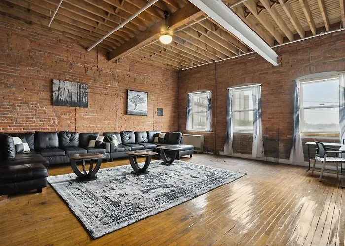 Gorgeous Downtown Detroit Loft - Fully Equipped